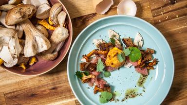 Ein Carpaccio vom Steinpilz und Kalbsfilet.