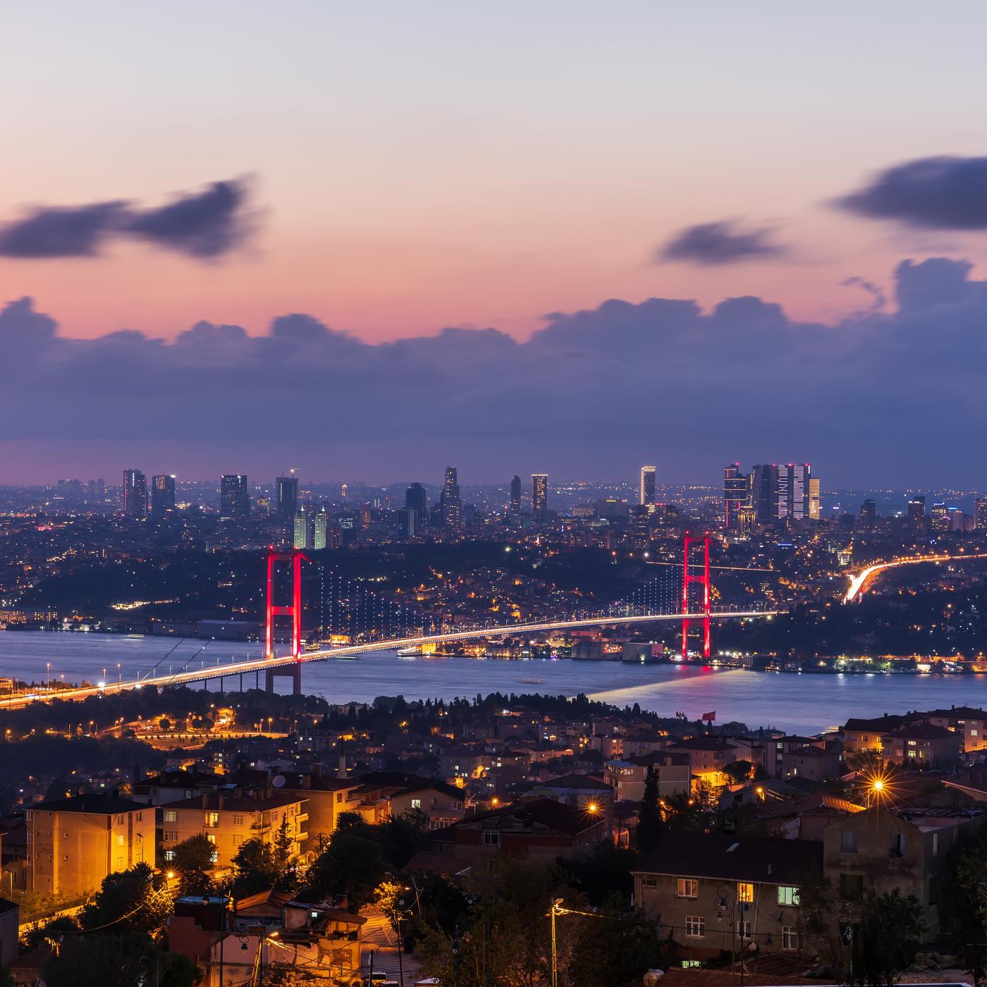 Die Brücke der Märtyrer vom 15. Juli oder die Bosporusbrücke in Istanbul