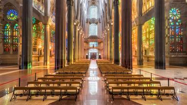 Innenraum der Sagrada Familia in Barcelona