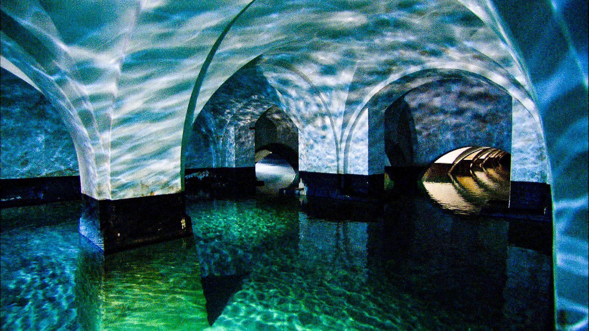 Wasser in einem Gewölbe