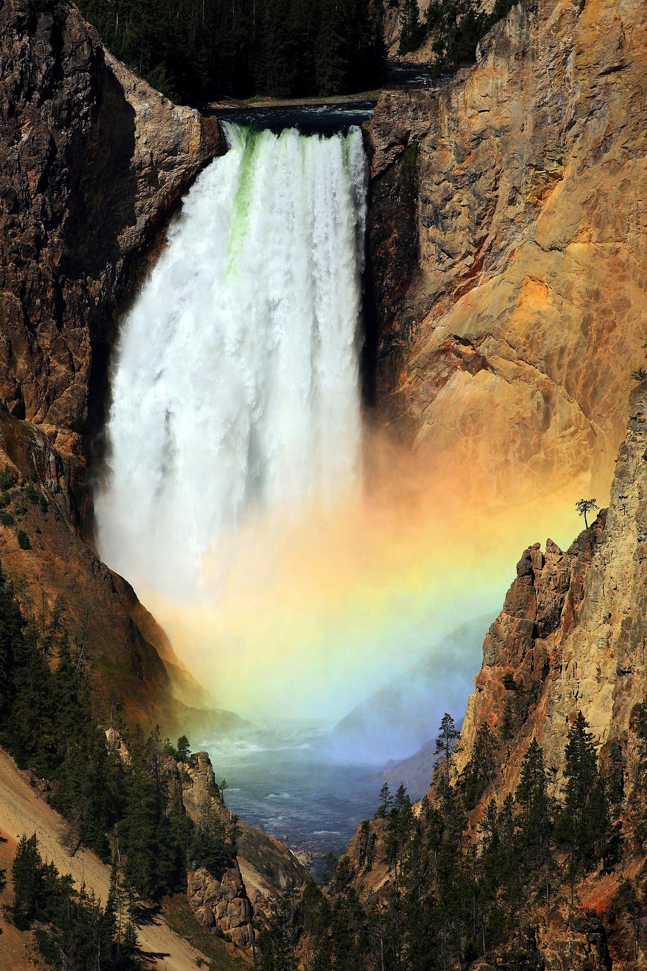 Regenbogen über den "Lower Falls"