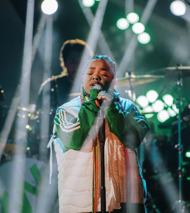 Zoe Wees auf der 3satFestival-Bühne