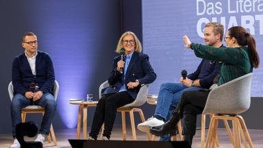 Das Literarische Quartett mit Zuschauern als Gäste - v.l.n.r.: Thomas Grimm, Gundi Gaab, Leander Pöhls, Thea Dorn. 